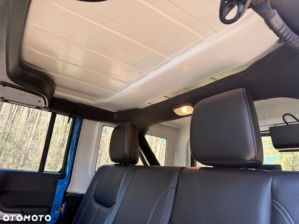 Jeep Wrangler 3.6 Unlim Sahara - 23