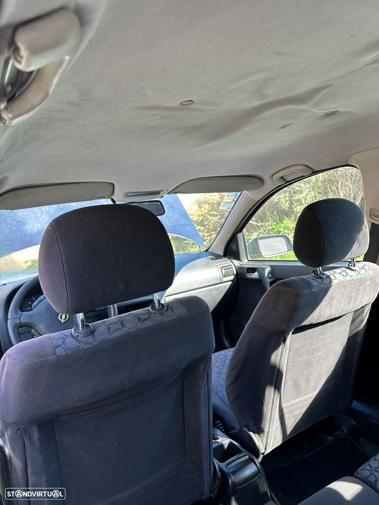 Opel Astra 1.4i 16V Family - 9