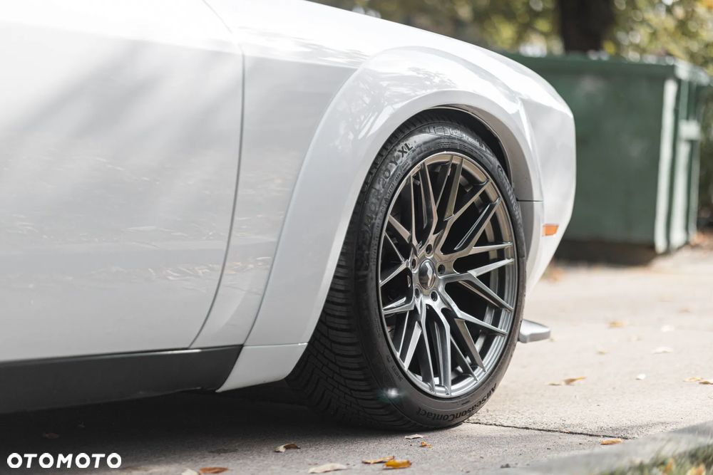 Dodge Challenger Automatik R/T Plus Scat Pack - 18