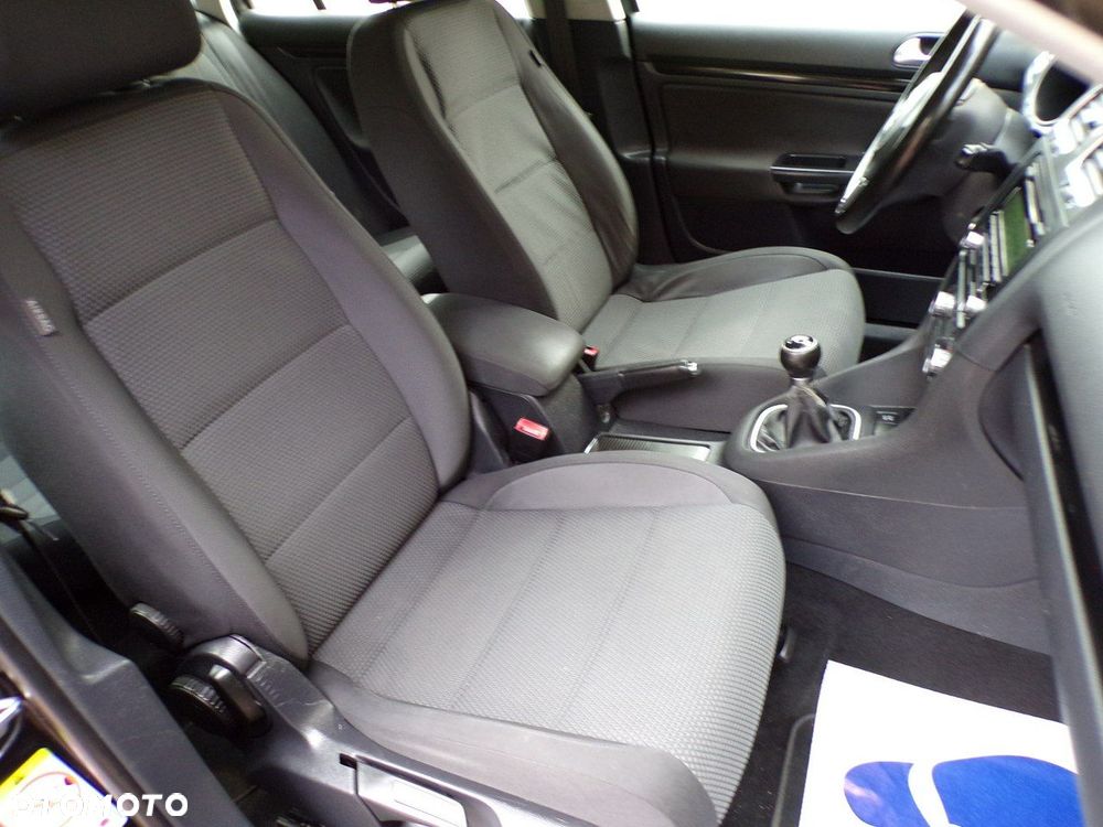 Volkswagen Golf - 25