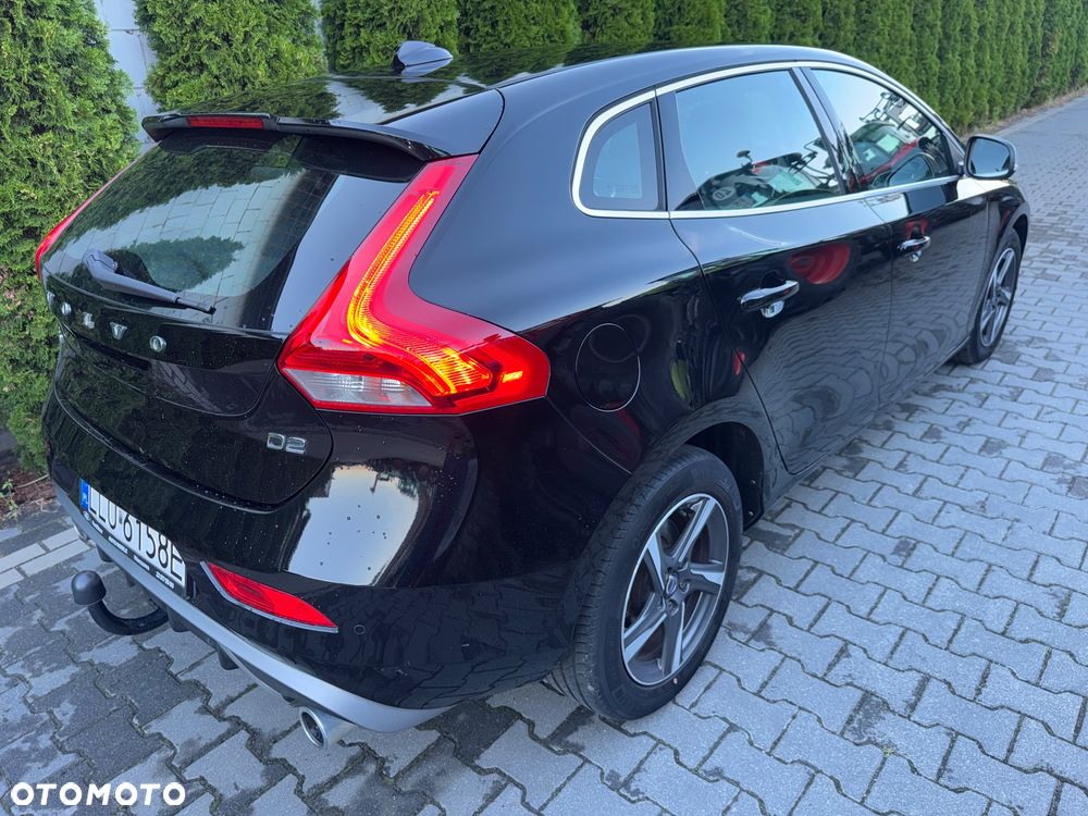 Volvo V40 D2 Drive-E R-Design Momentum - 4