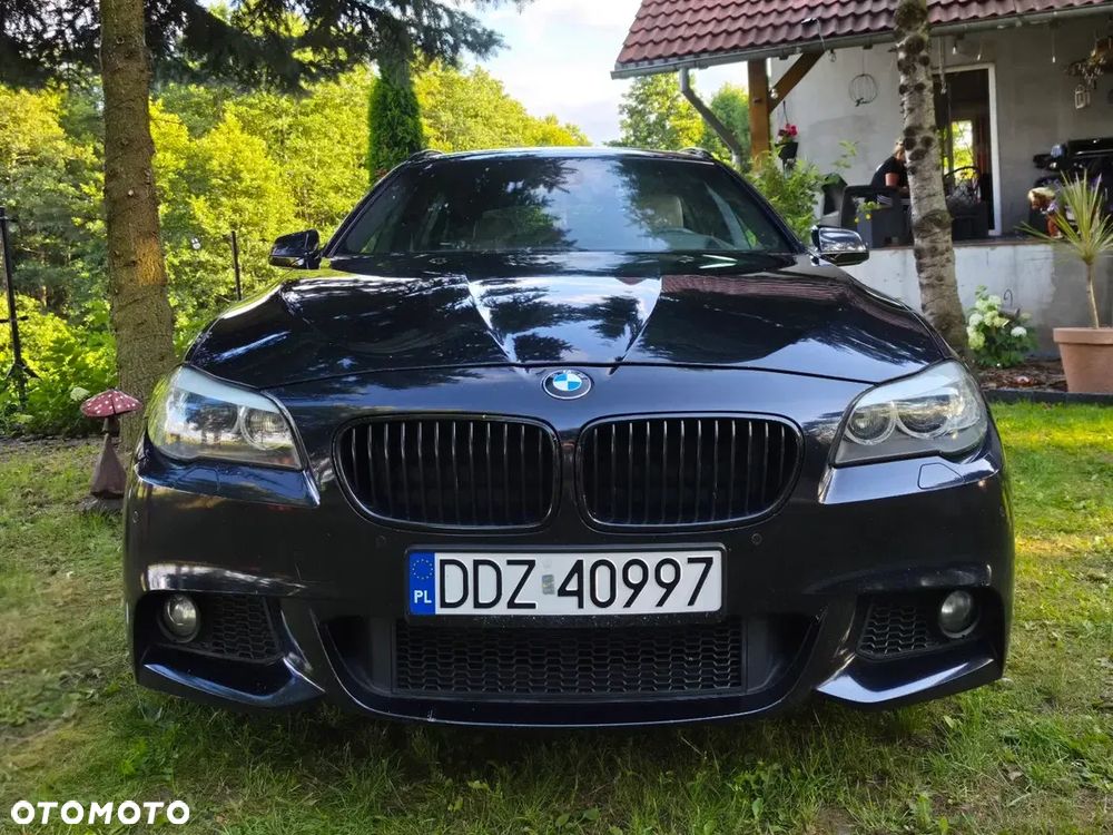 BMW 5 Series 2011 photo 2