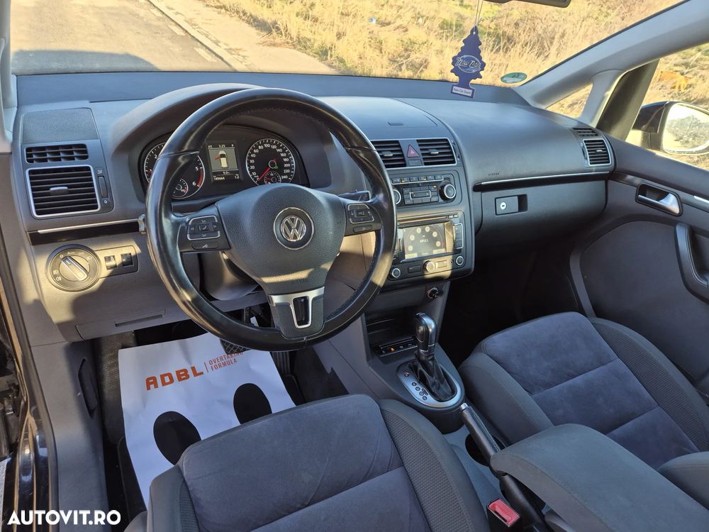 Volkswagen Touran 2.0 TDI DPF BlueMotion Technology DSG MATCH - 12