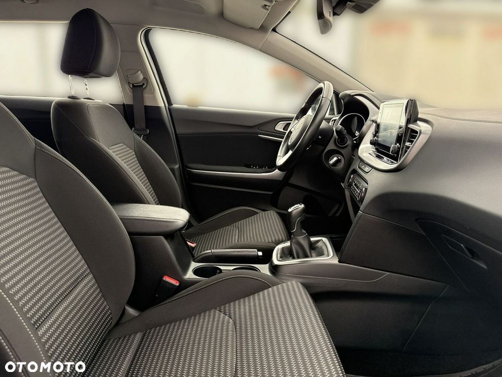 Kia Ceed 1.5 T-GDI M - 22