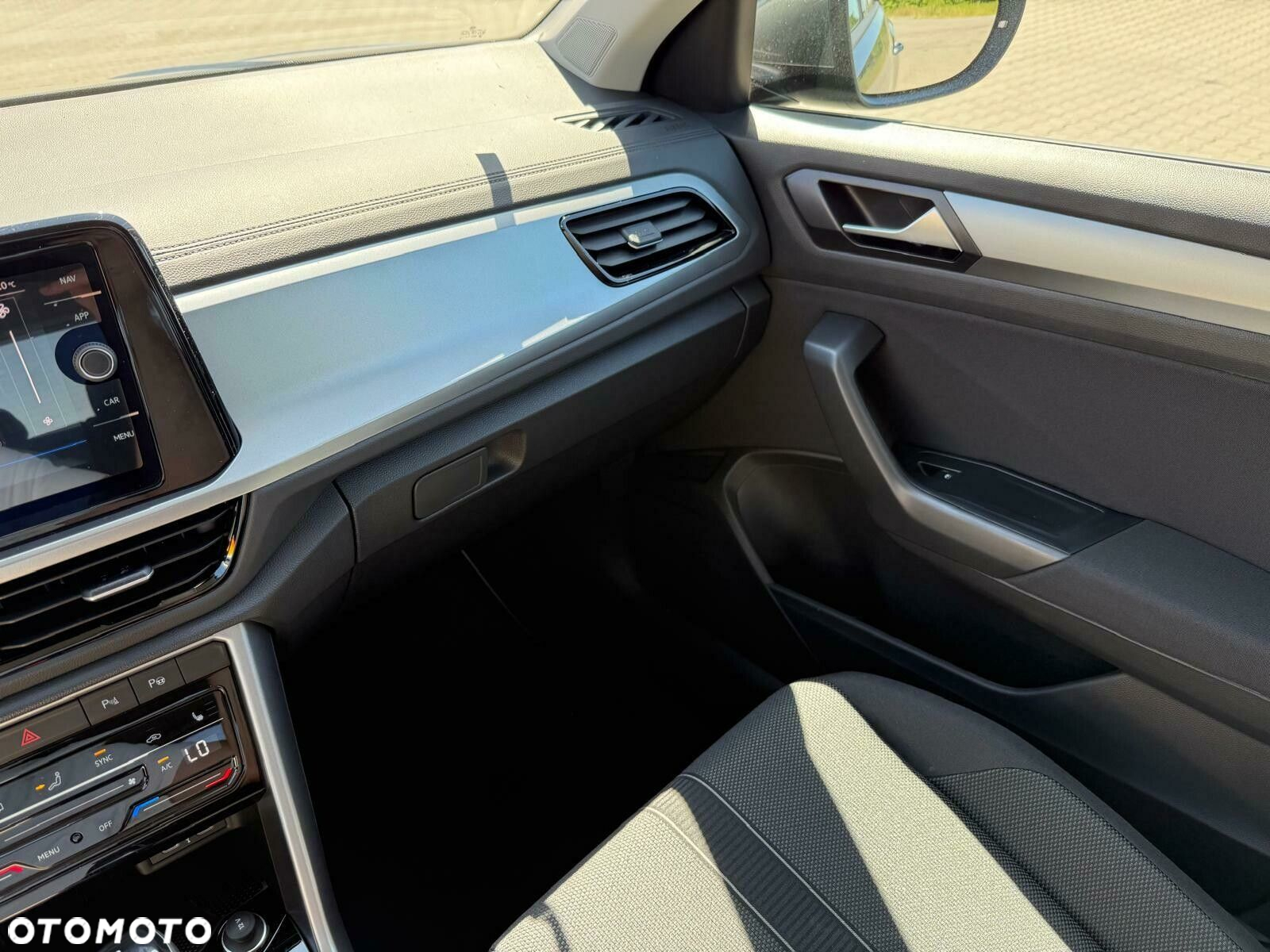 Volkswagen T-Roc 1.5 TSI Life Plus DSG - 28