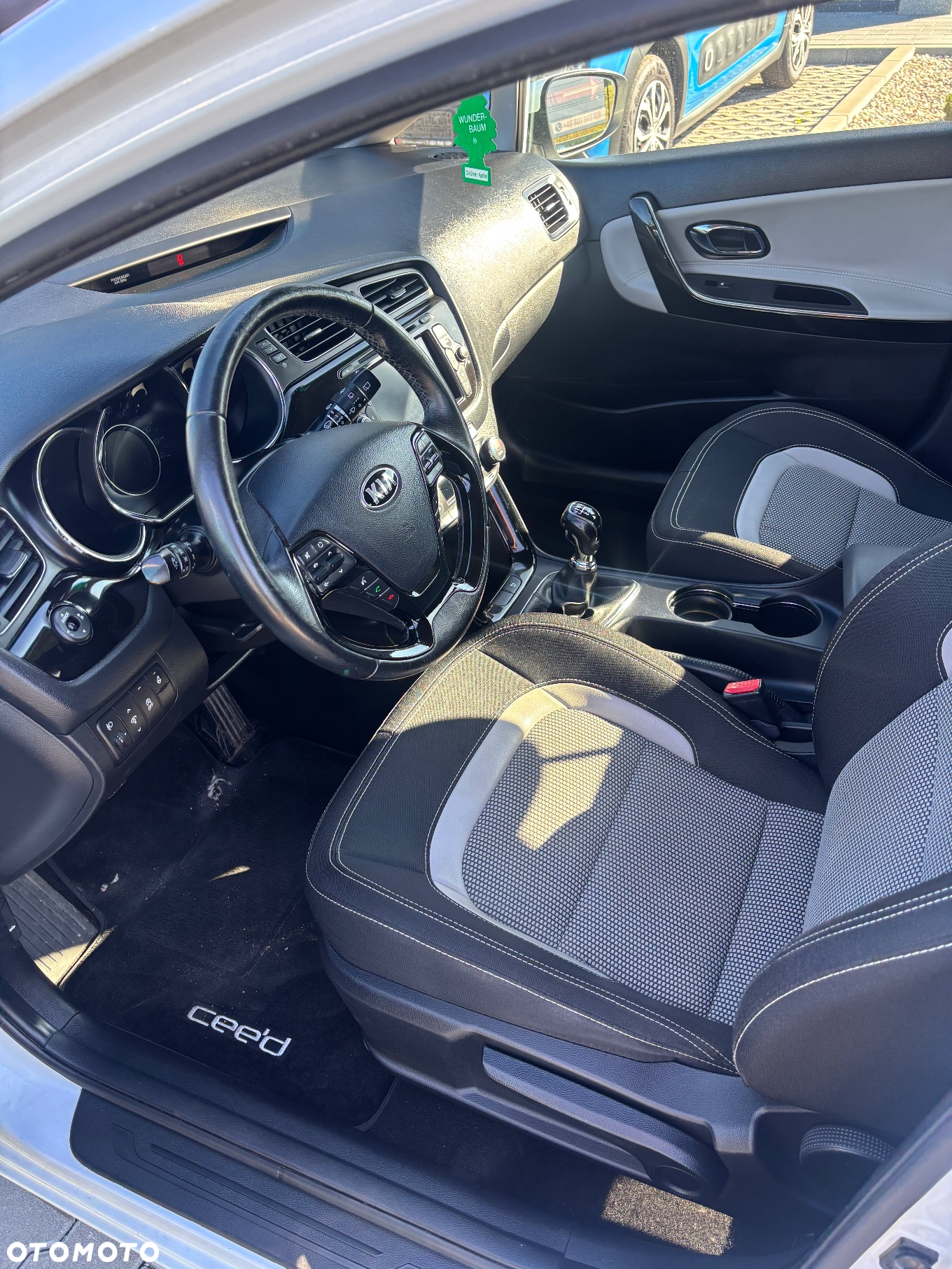 Kia Ceed - 8