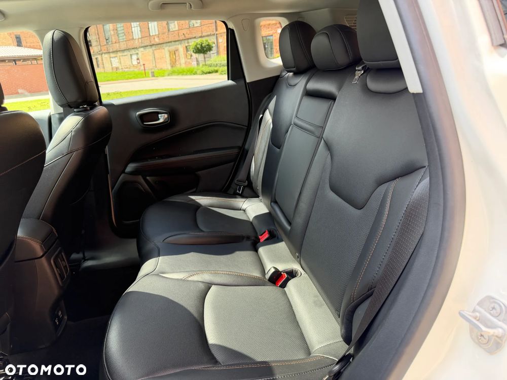 Jeep Compass - 16