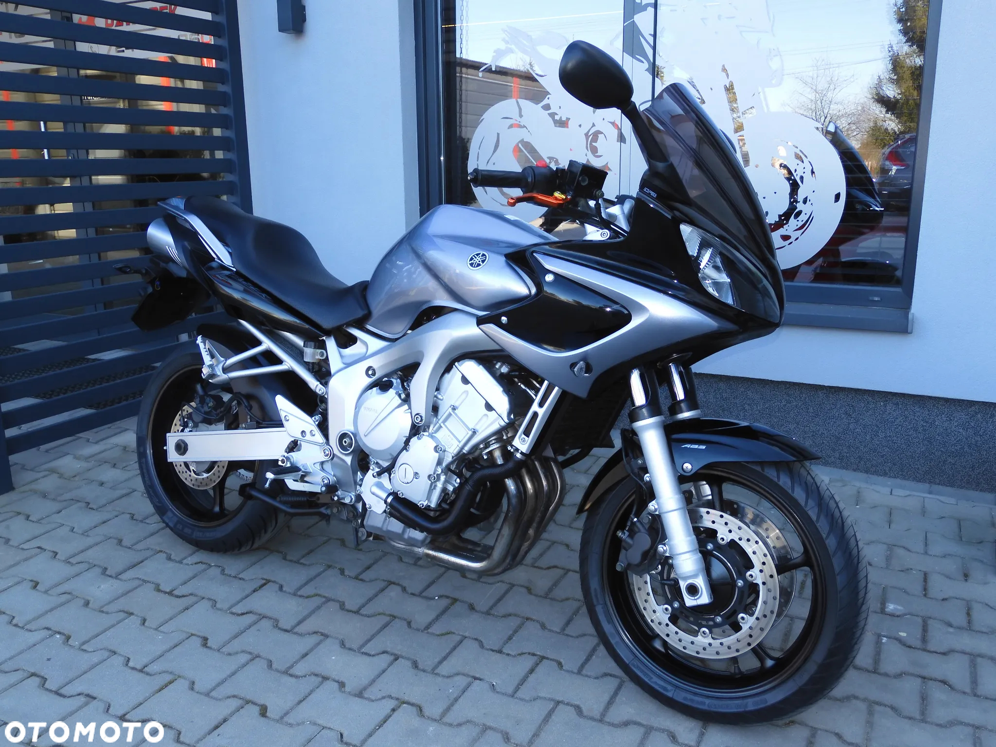 Yamaha FZ6 - 2