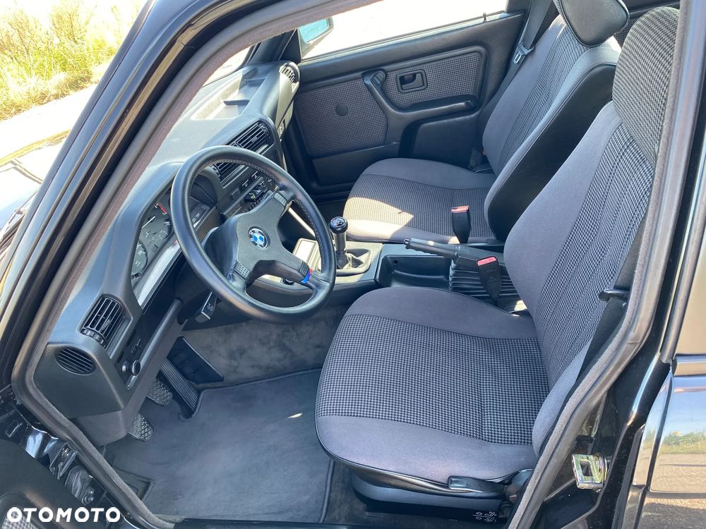 BMW Seria 3 325i - 9