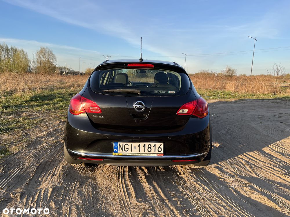 Opel Astra 1.4 T Enjoy - 10