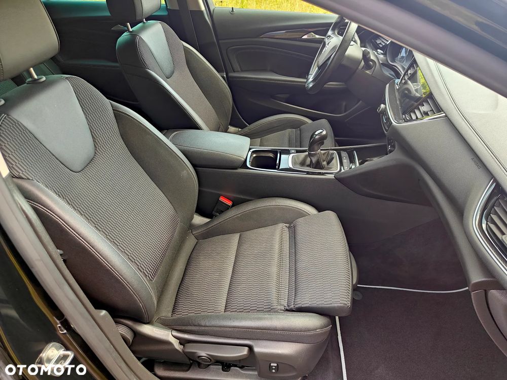 Opel Insignia - 28