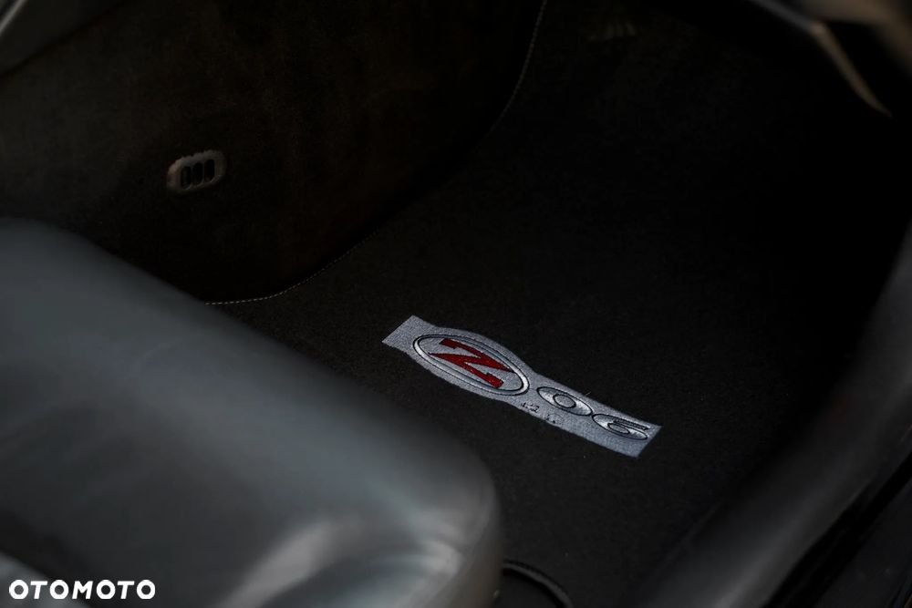 Chevrolet Corvette - 27