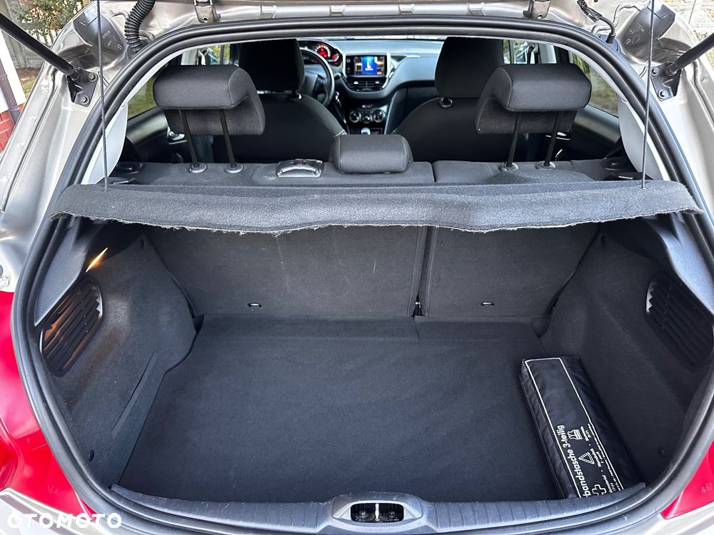 Peugeot 208 PureTech 82 Urban Move - 27