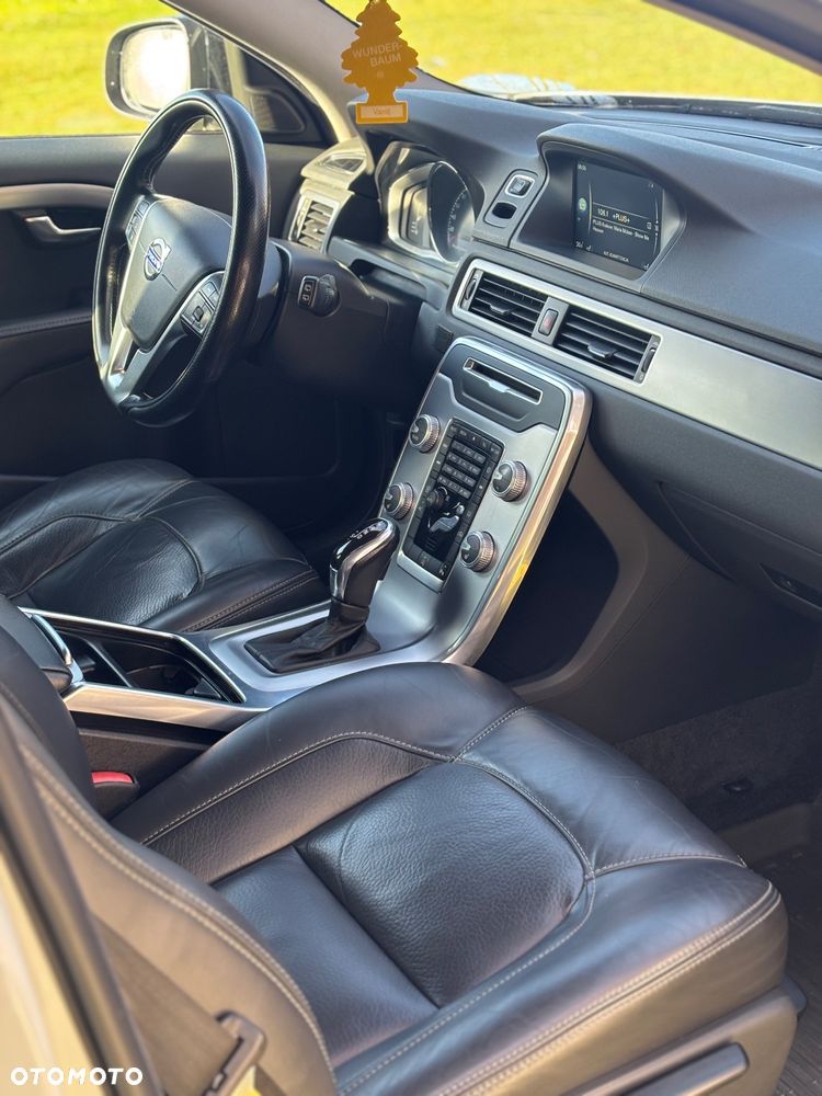Volvo V70 D2 Summum - 8