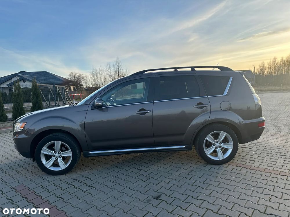 Mitsubishi Outlander 2.4 4WD CVT Instyle - 6