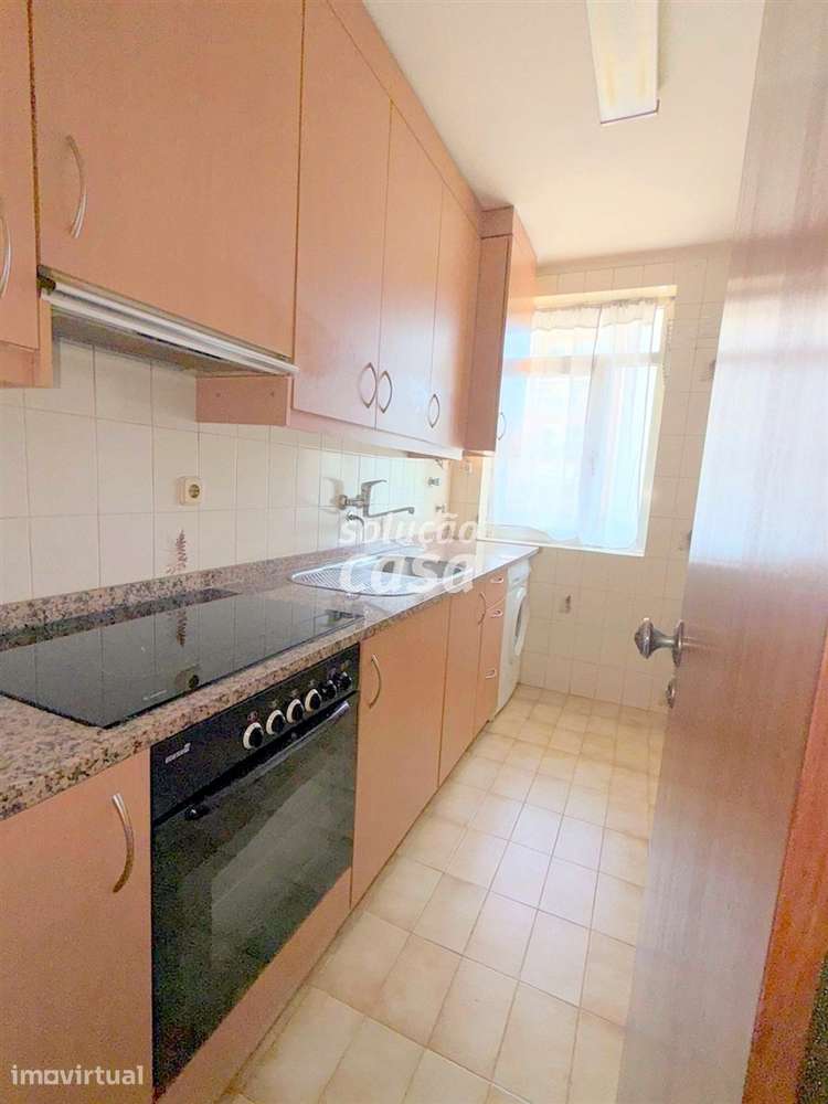 Apartamento T1+1 em Coimbrões! - Grande imagem: 2/22