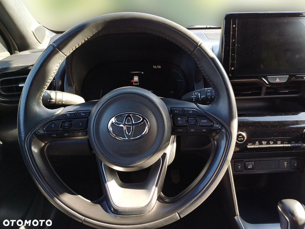 Toyota Yaris Cross Hybrid 1.5 Comfort 4x4 - 16