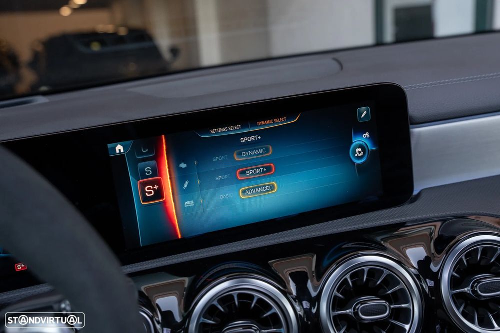 Mercedes-Benz A 35 AMG 4Matic - 38