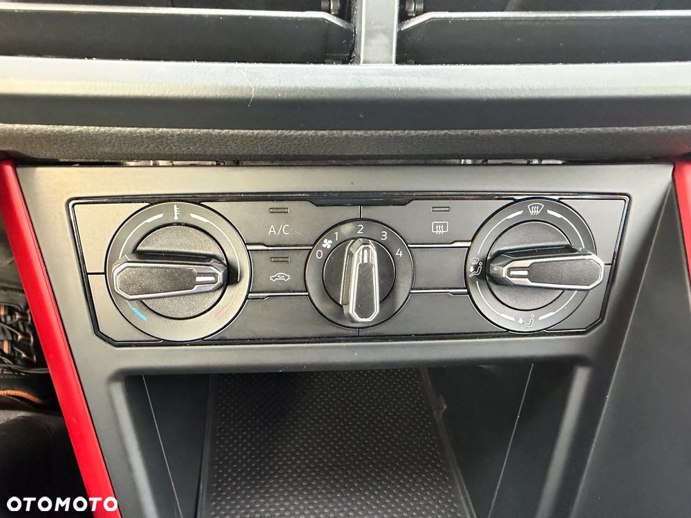 Volkswagen Polo - 17