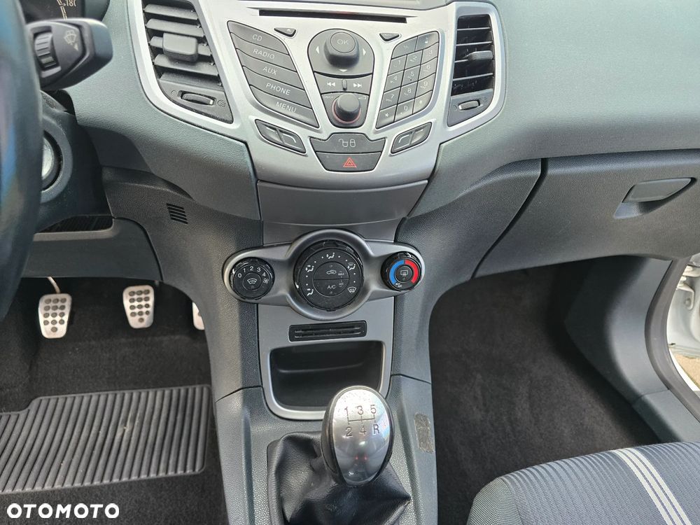 Ford Fiesta 1.25 Ambiente - 19