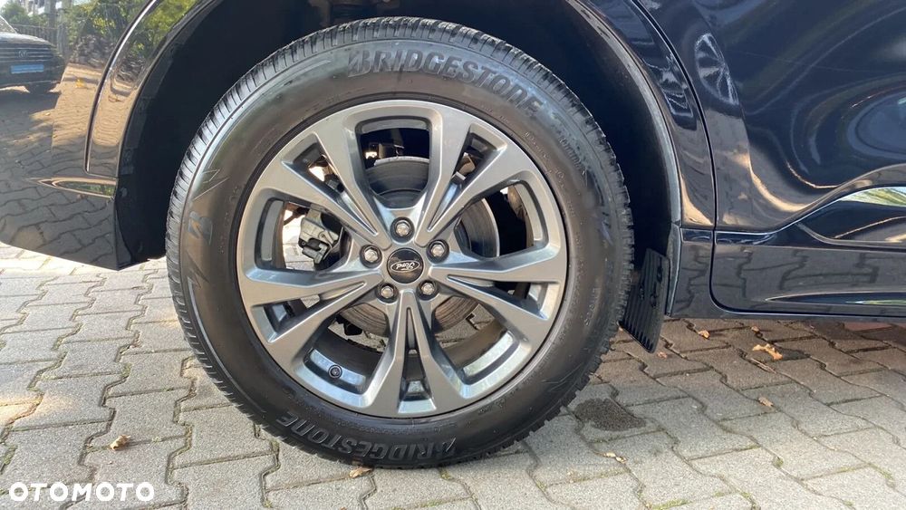 Ford Kuga - 12