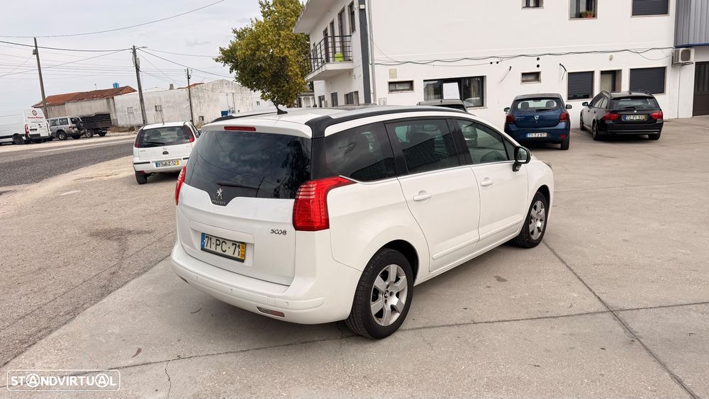 Peugeot 5008 - 5