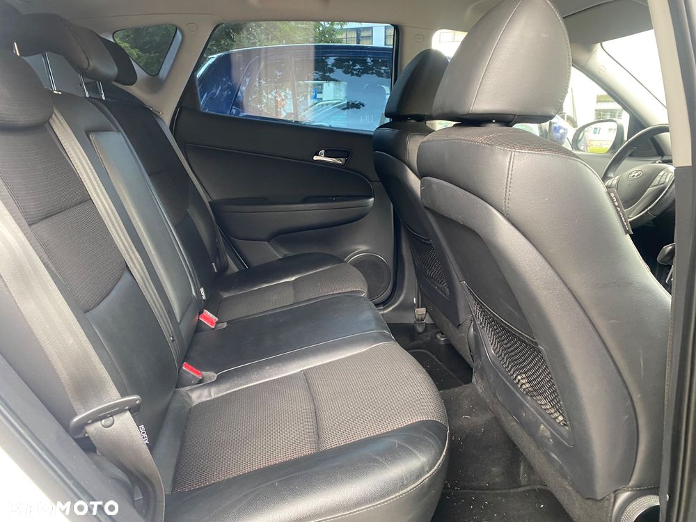 Hyundai i30 1.4 Base + World Cup - 10