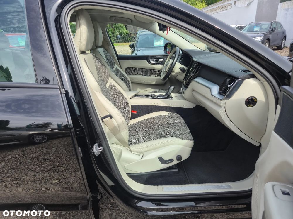 Volvo XC 60 D4 SCR Momentum - 16
