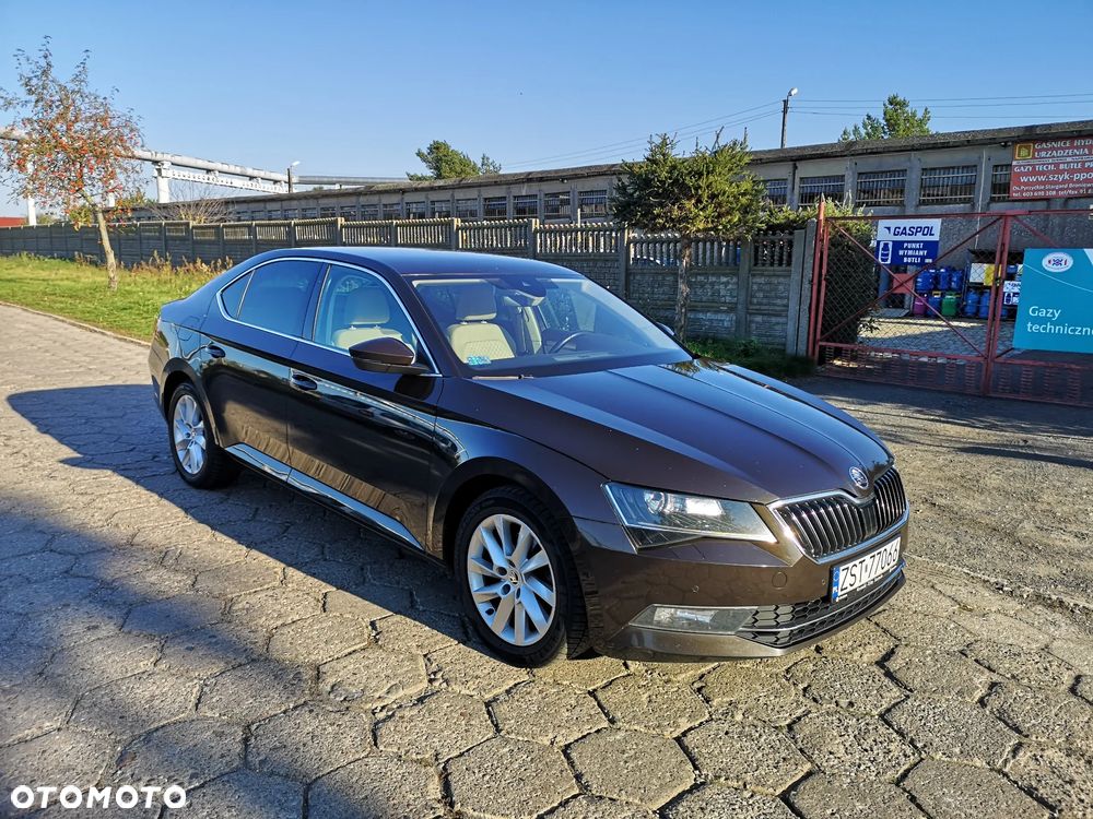 Skoda Superb 2.0 TDI DSG Premium Edition - 8