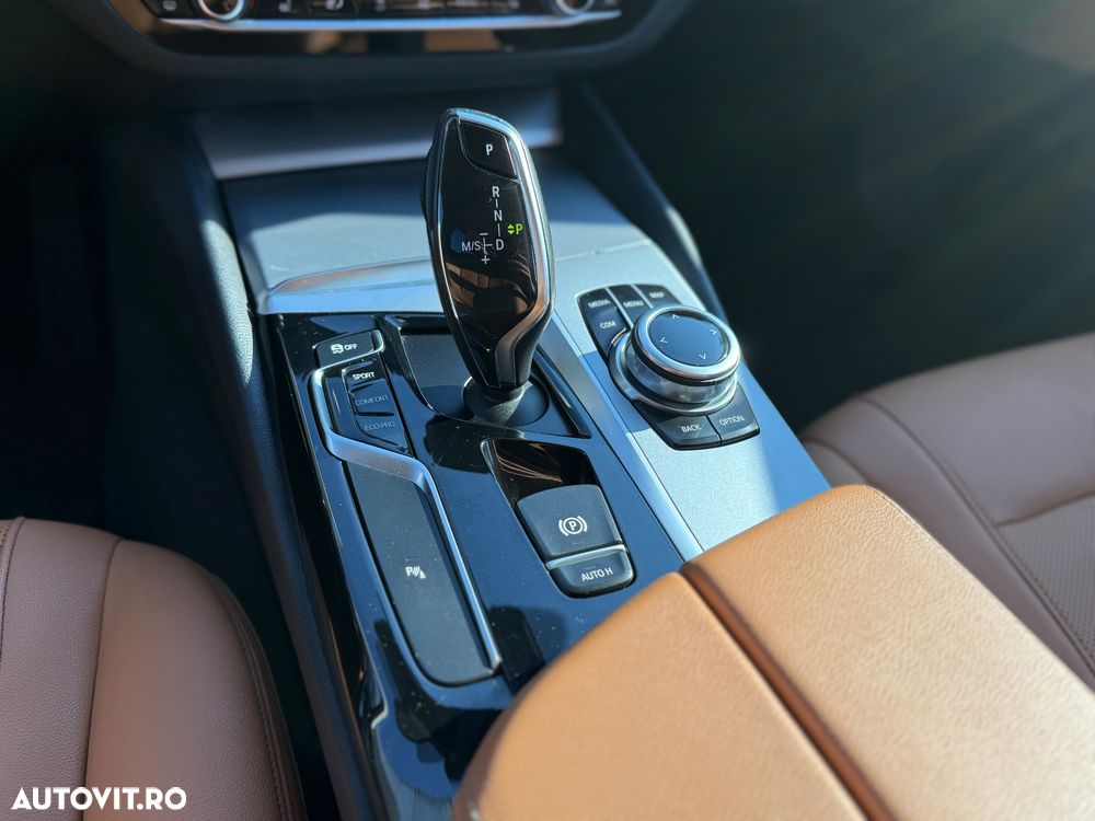 BMW Seria 5 520d AT - 20