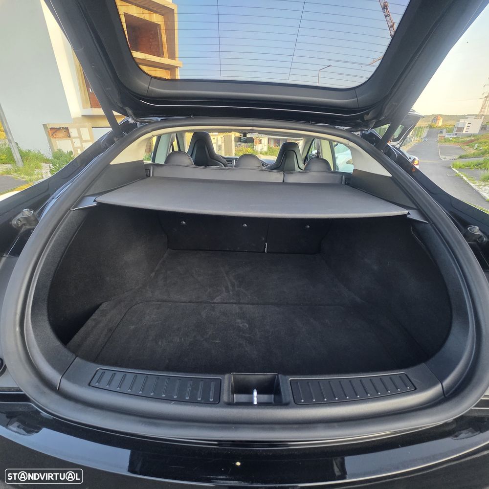 Tesla Model S - 5