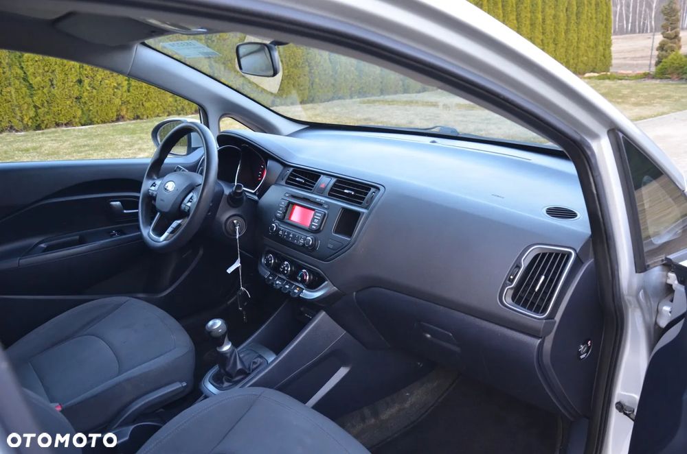 Kia Rio 1.2 Attract - 10