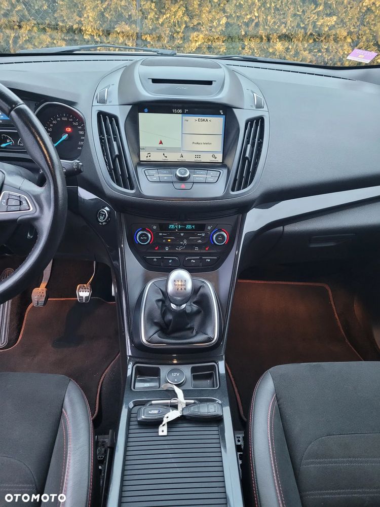 Ford Kuga - 24