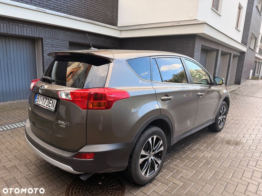 Toyota RAV4 2.0 D-4D Active - 8