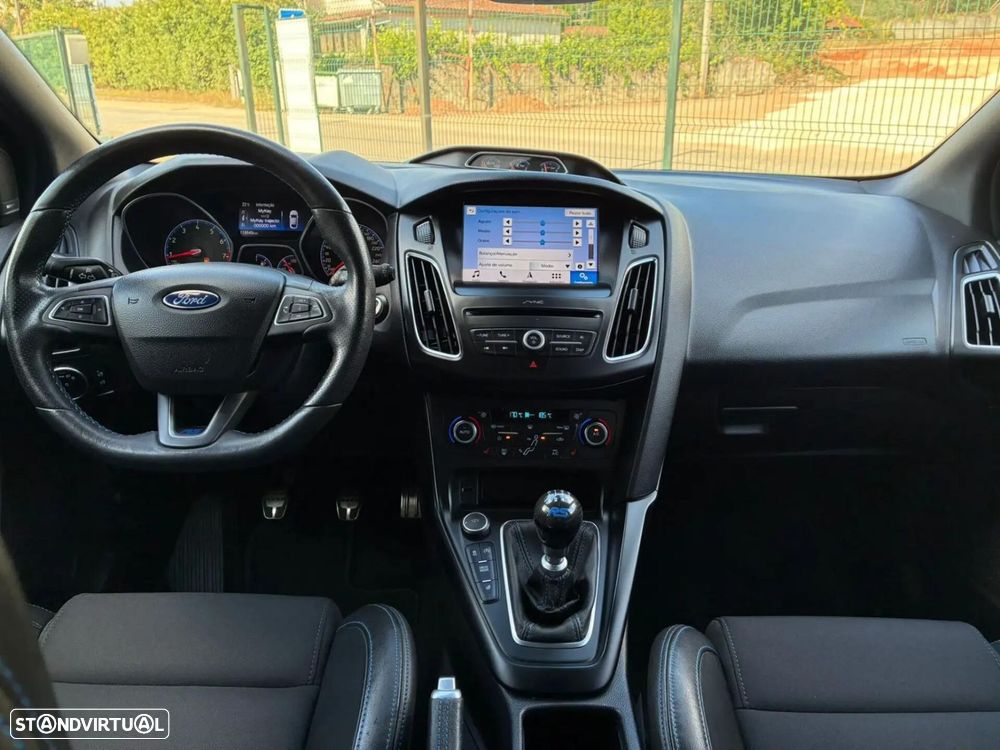 Ford Focus - 30