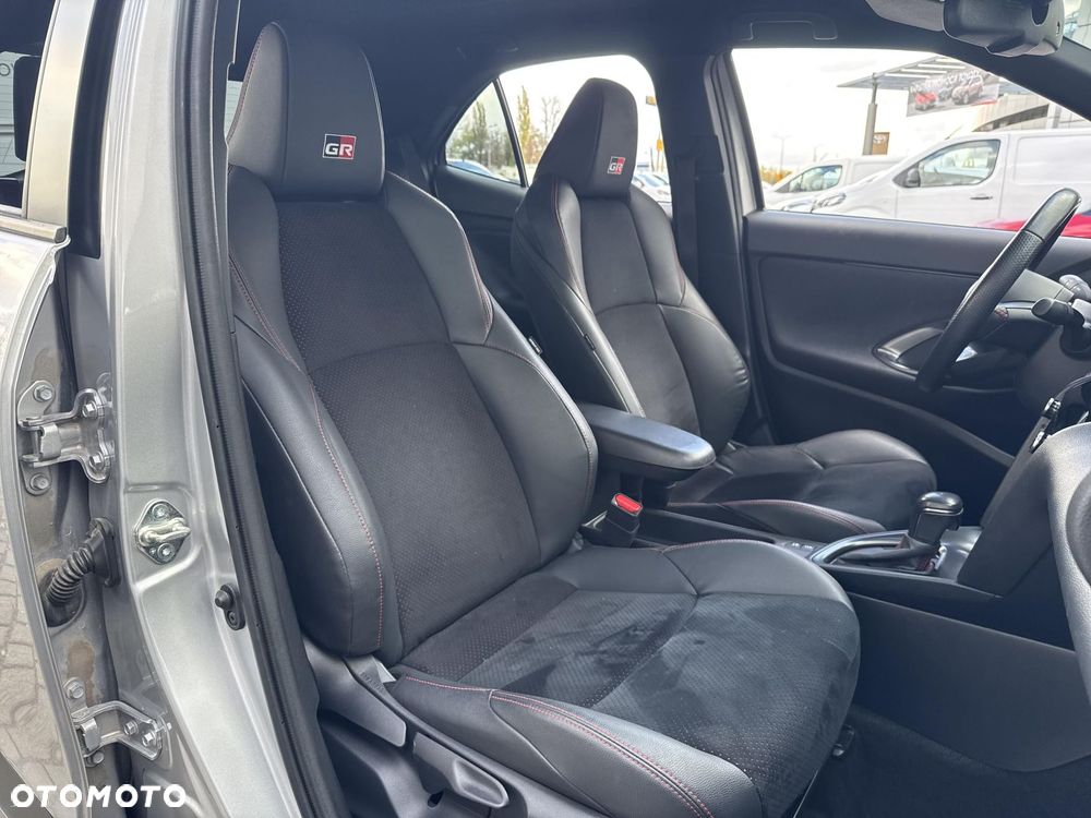 Toyota Yaris Cross Hybrid 1.5 GR Sport - 21