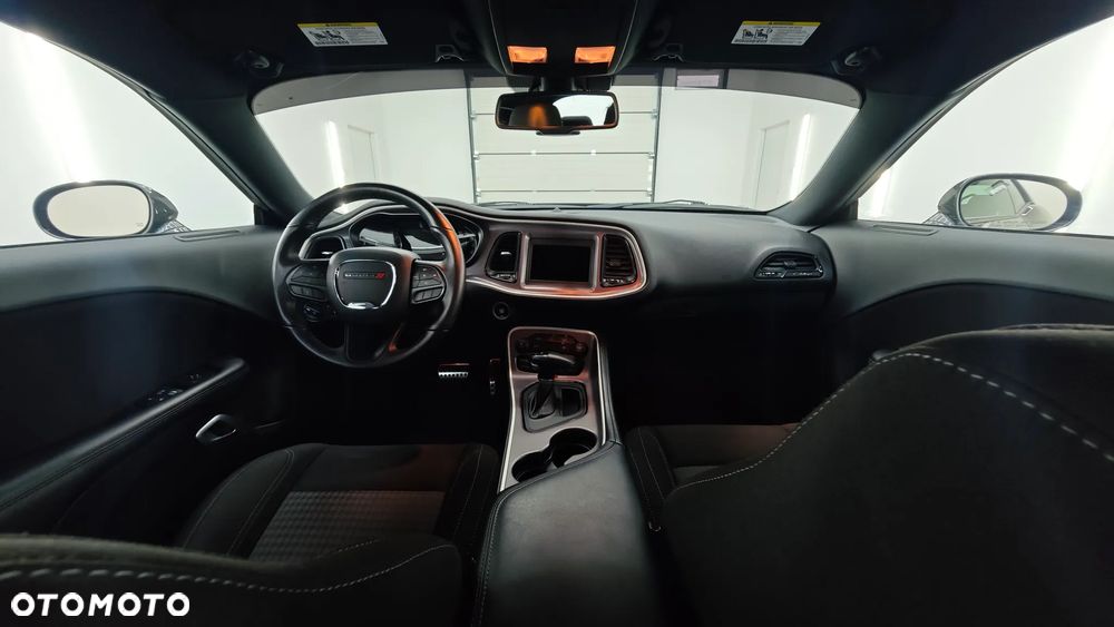 Dodge Challenger - 6