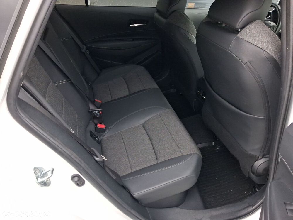Toyota Corolla 1.8 Hybrid Style - 12