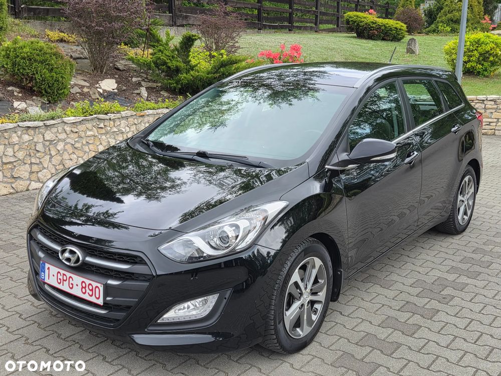 Hyundai i30 Kombi 1.6 GDi DCT Premium - 3