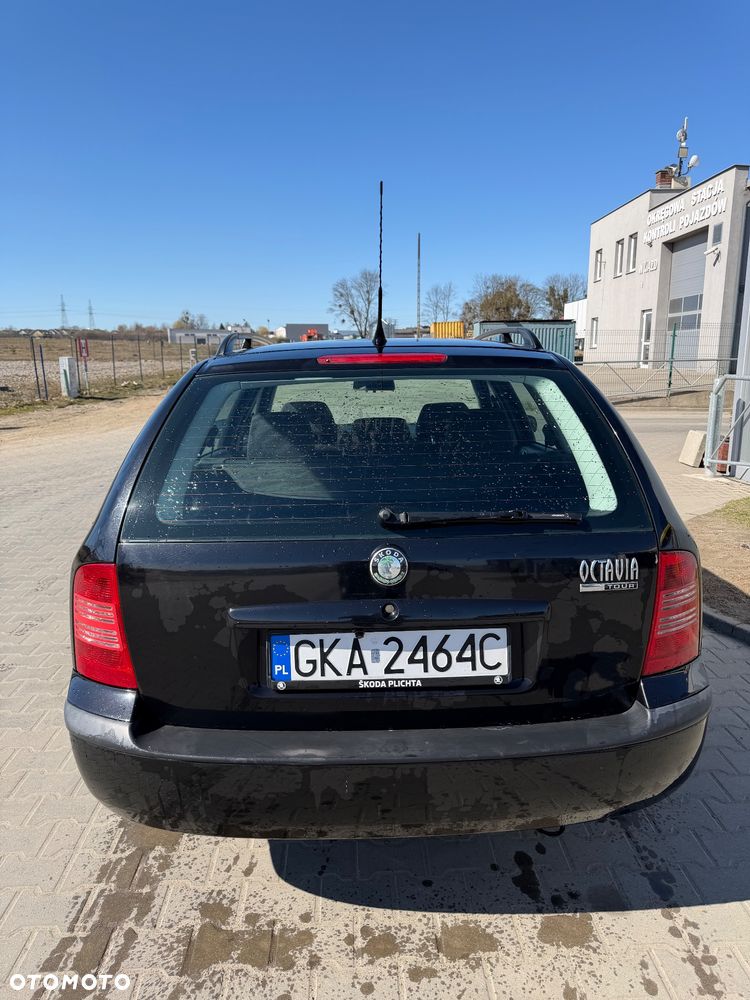 Skoda Octavia 1.6 Tour - 4