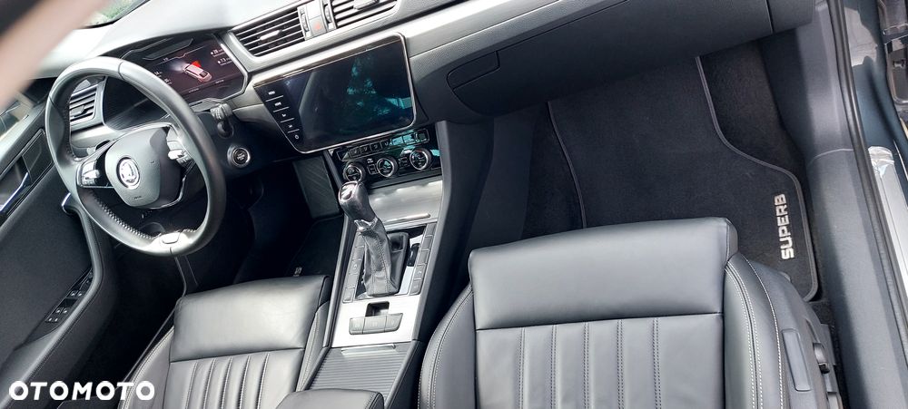Skoda Superb 2.0 TDI DSG Premium Edition - 20