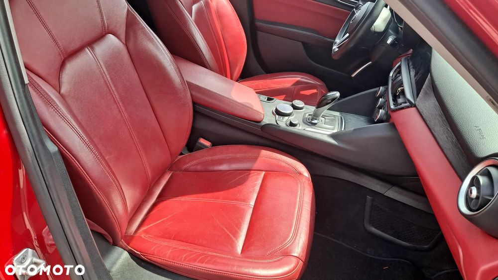 Alfa Romeo Giulia 2.0 Turbo 16V AT8 Veloce Ti - 14