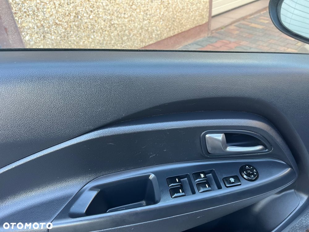 Kia Rio 1.2 XL - 23