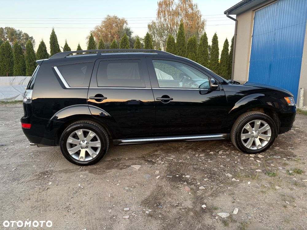 Mitsubishi Outlander - 11