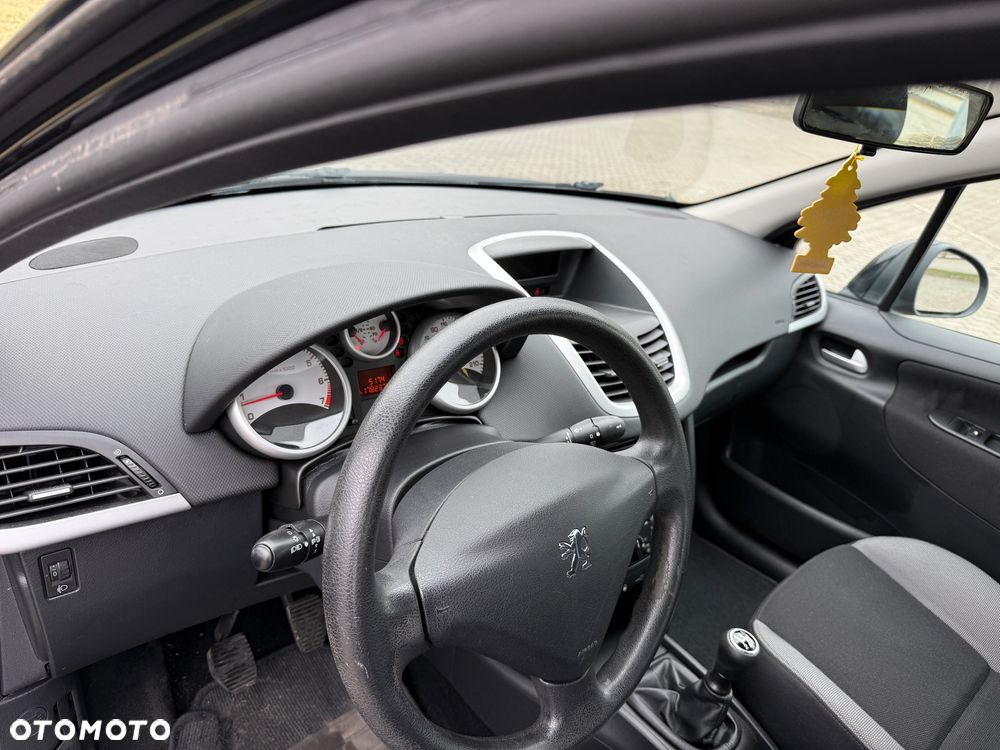 Peugeot 207 95 VTi Urban Style - 11
