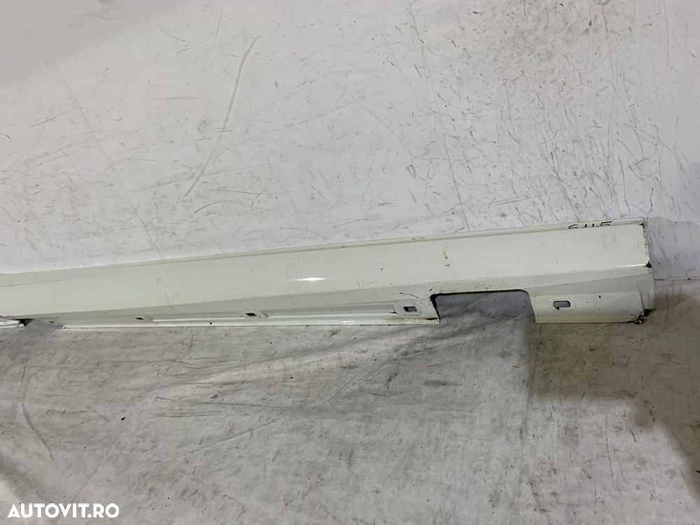 Prag dreapta Mercedes B-Class W246, A-Class W176, CLA W117, 2012, 2013, 2014, 2015, 2016, 2017, 2018, cod origine OE A2466900340. - 2