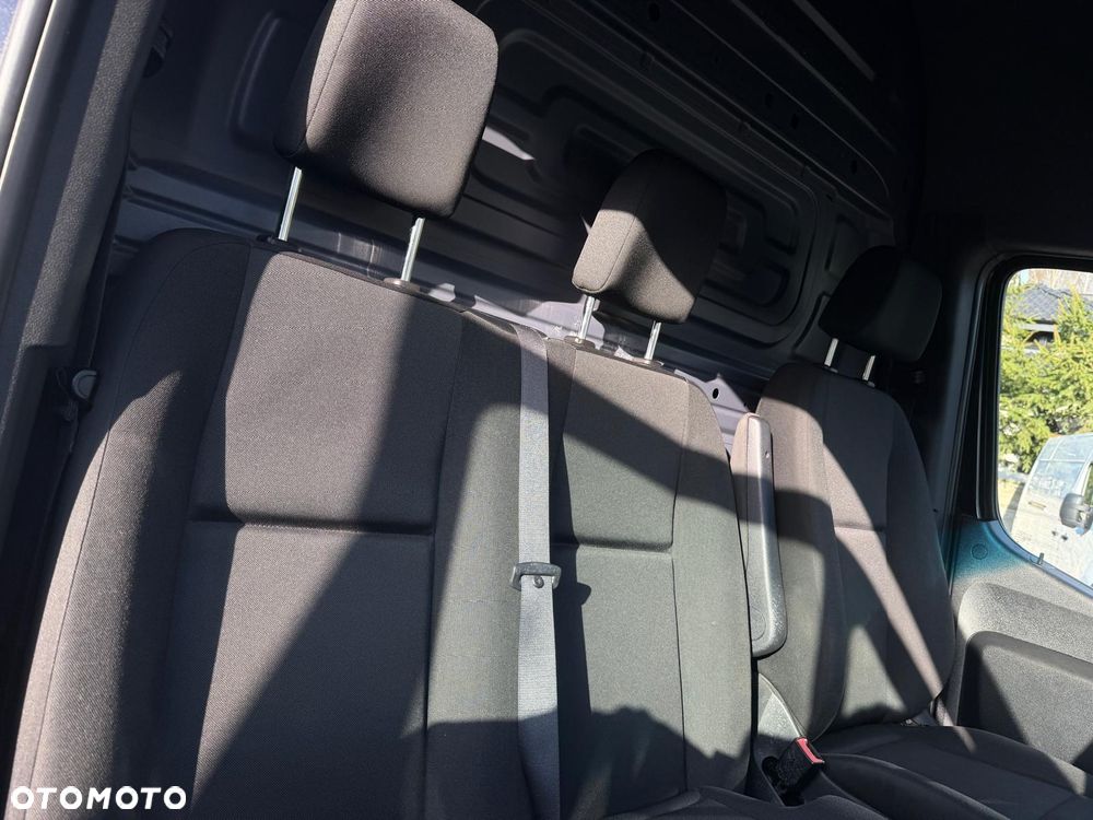 Mercedes-Benz Sprinter - 23