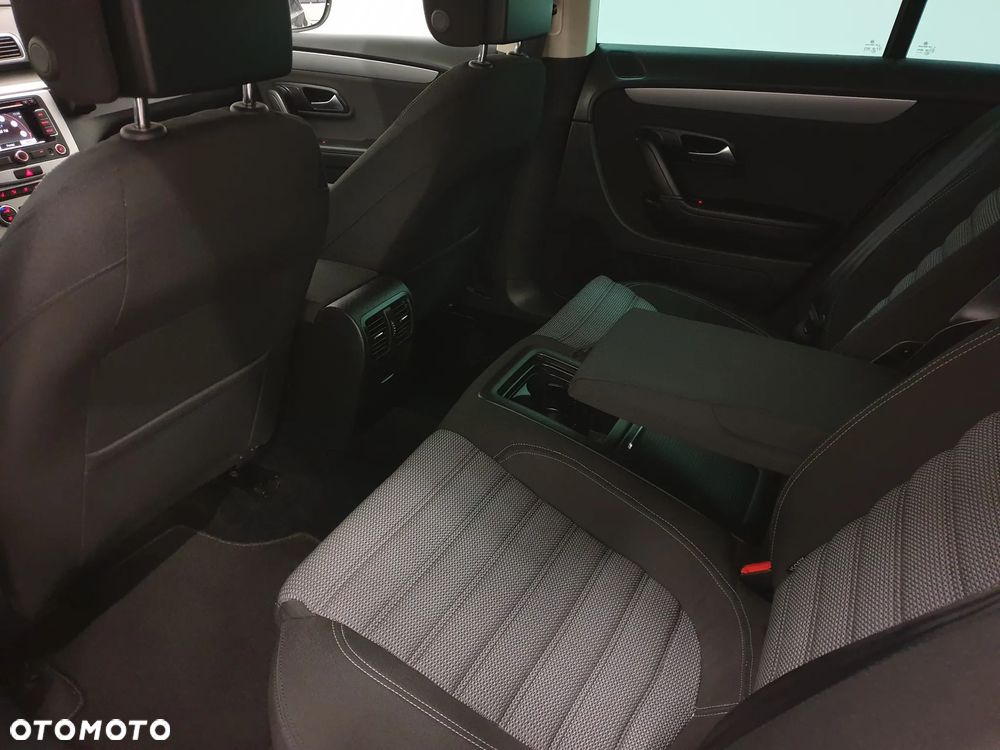 Volkswagen Passat CC - 18