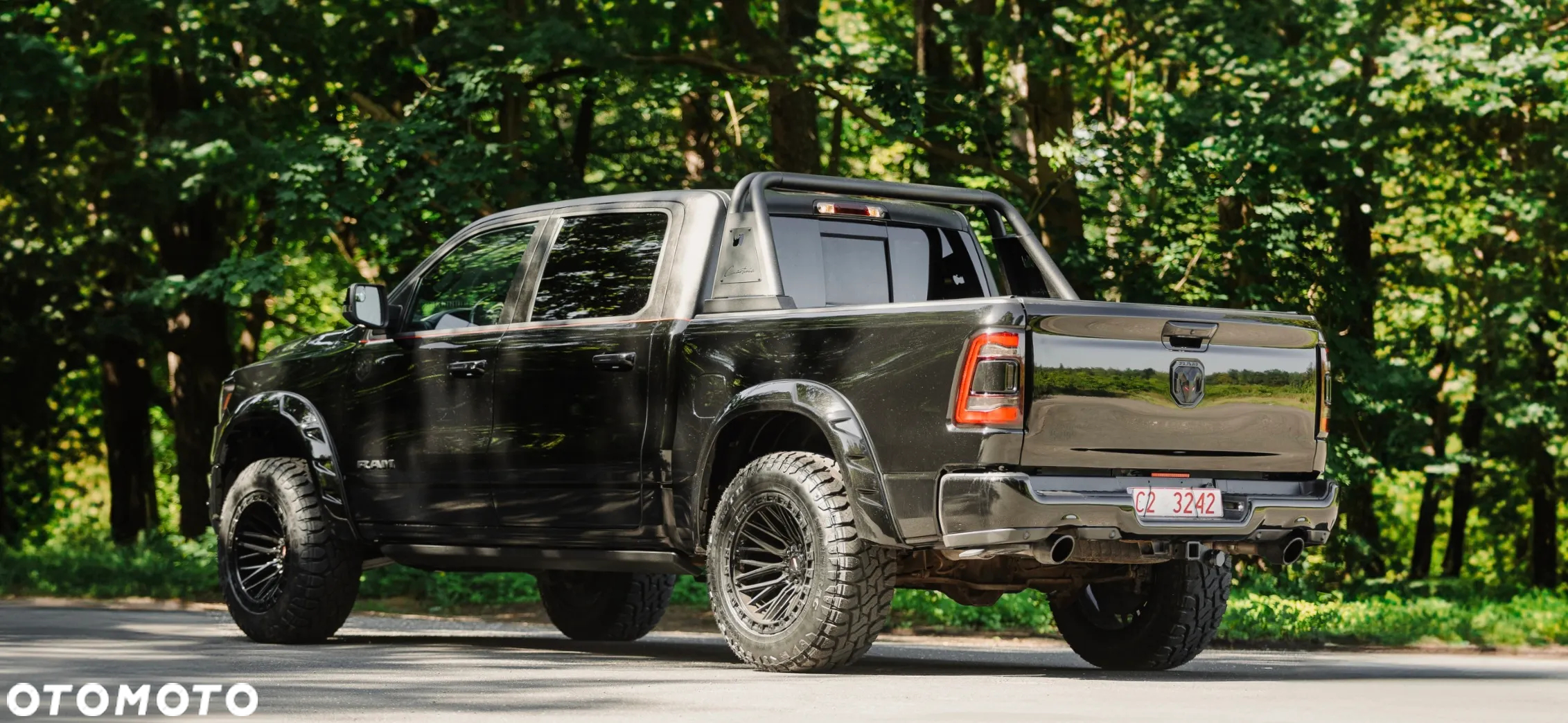 Dodge RAM 1500 5.7 4x4 - 16