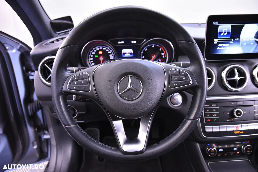 Mercedes-Benz GLA 200 d 4MATIC Aut. - 16